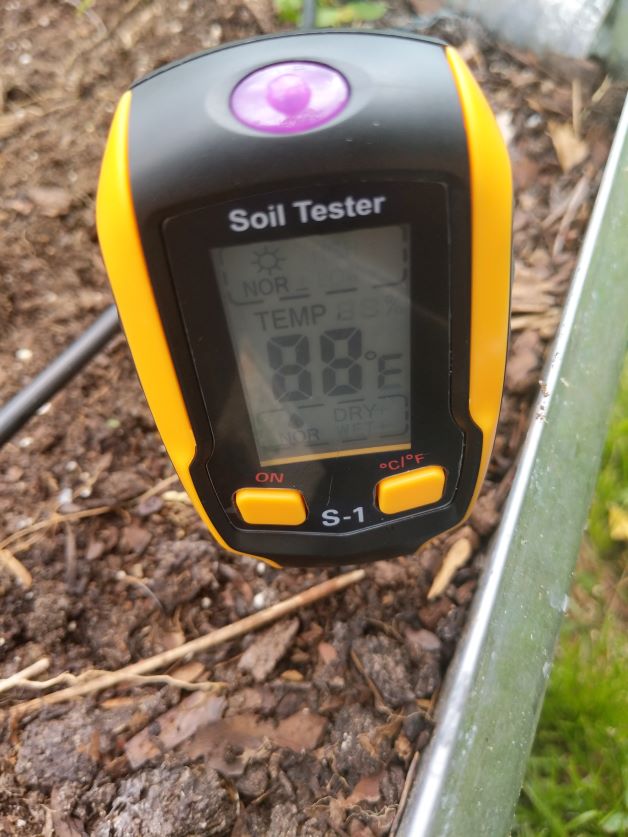 soil temperature in metal bed